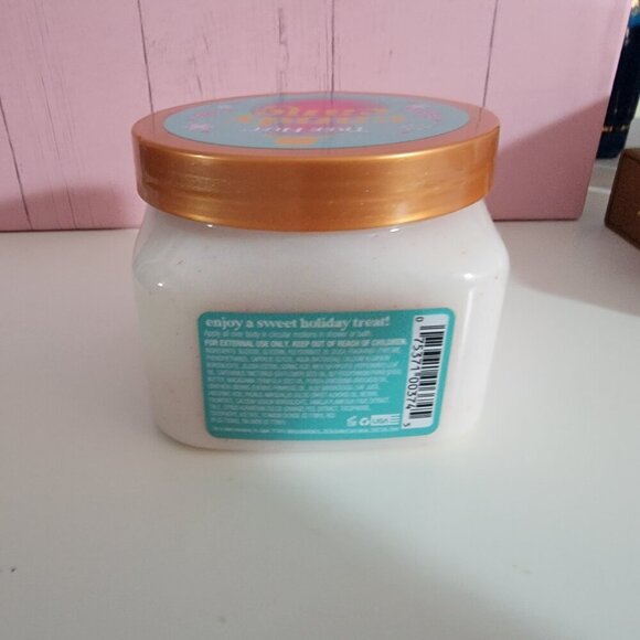 Tree Hut Candy Cane Shea Sugar Scrub New 18 OZ - Picture 6 of 7